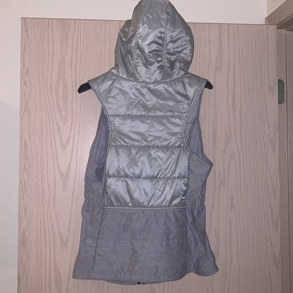 THE NORTH FACE grey vest - Picture 3 of 3